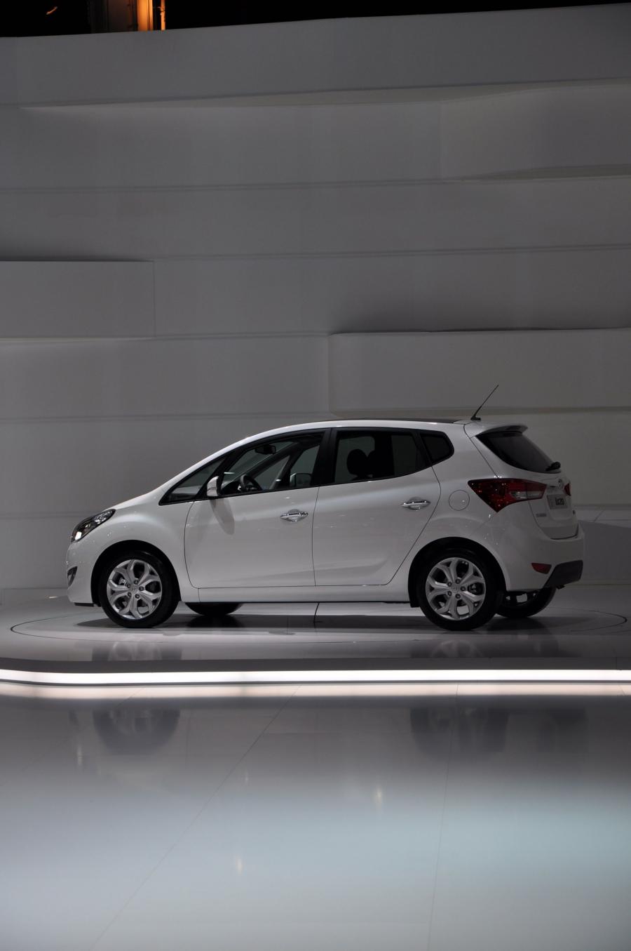  Hyundai ix20 2011 года  (фото 2 из 17)